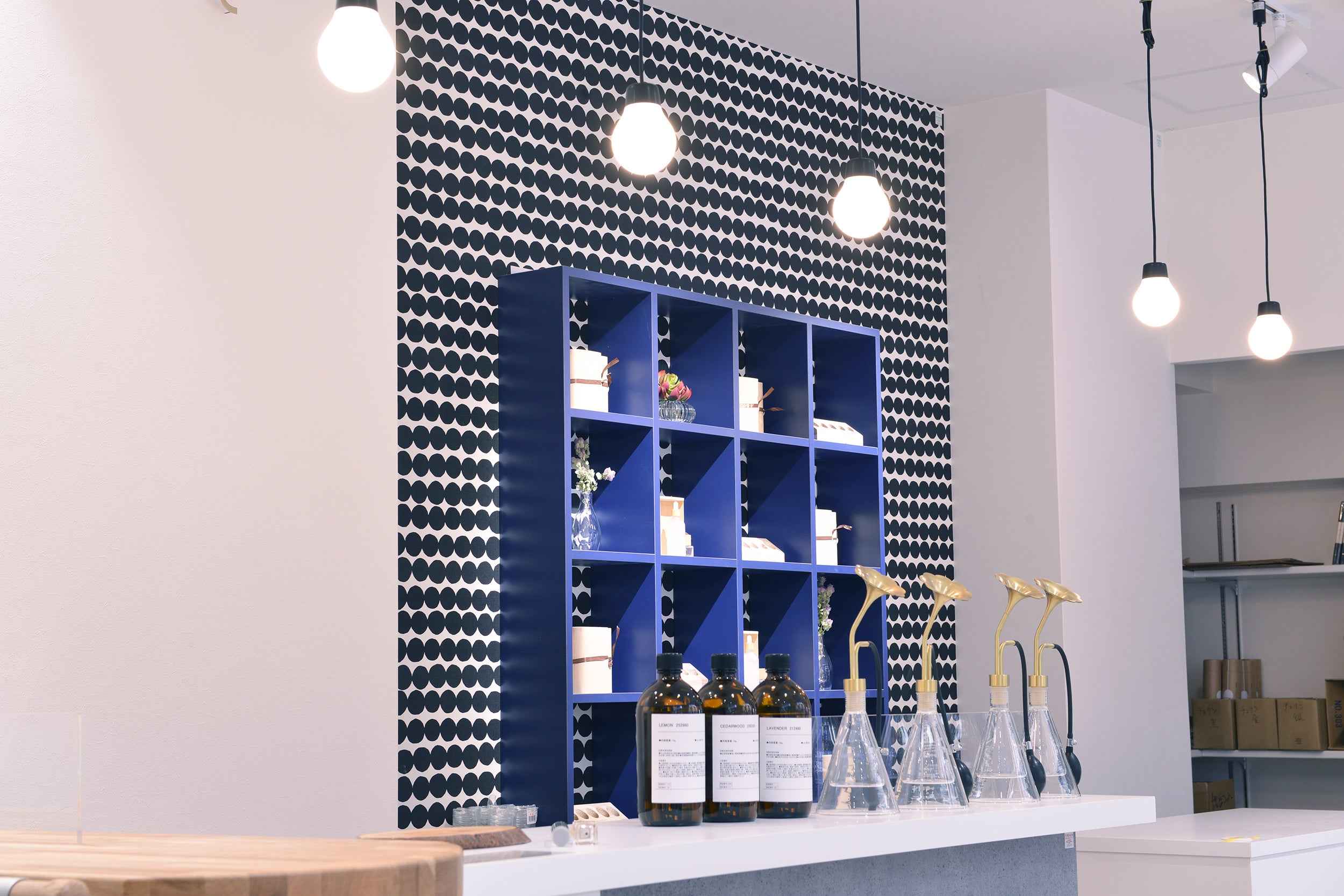 手と手 公式ストア OSAKA お香ブース予約 - 株式会社 お仏壇 手と手