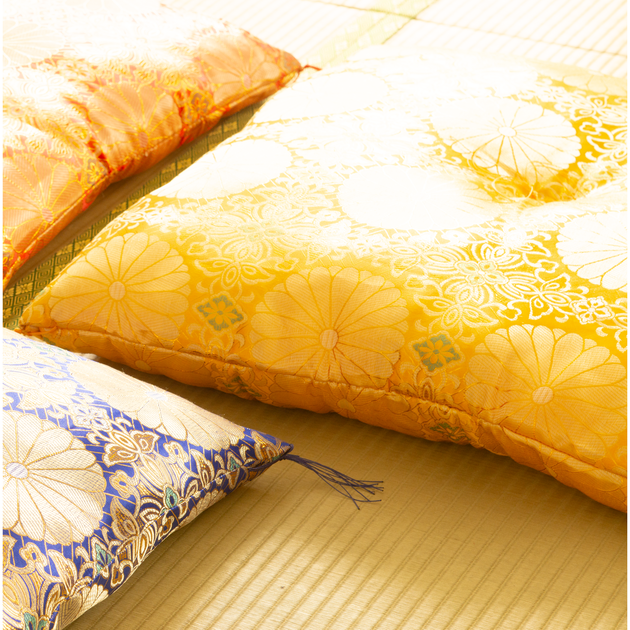 お仏壇 手と手 織り込み座布団 黄色