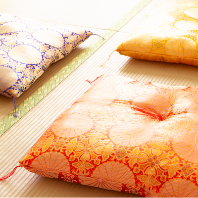 お仏壇 手と手 織り込み座布団 赤