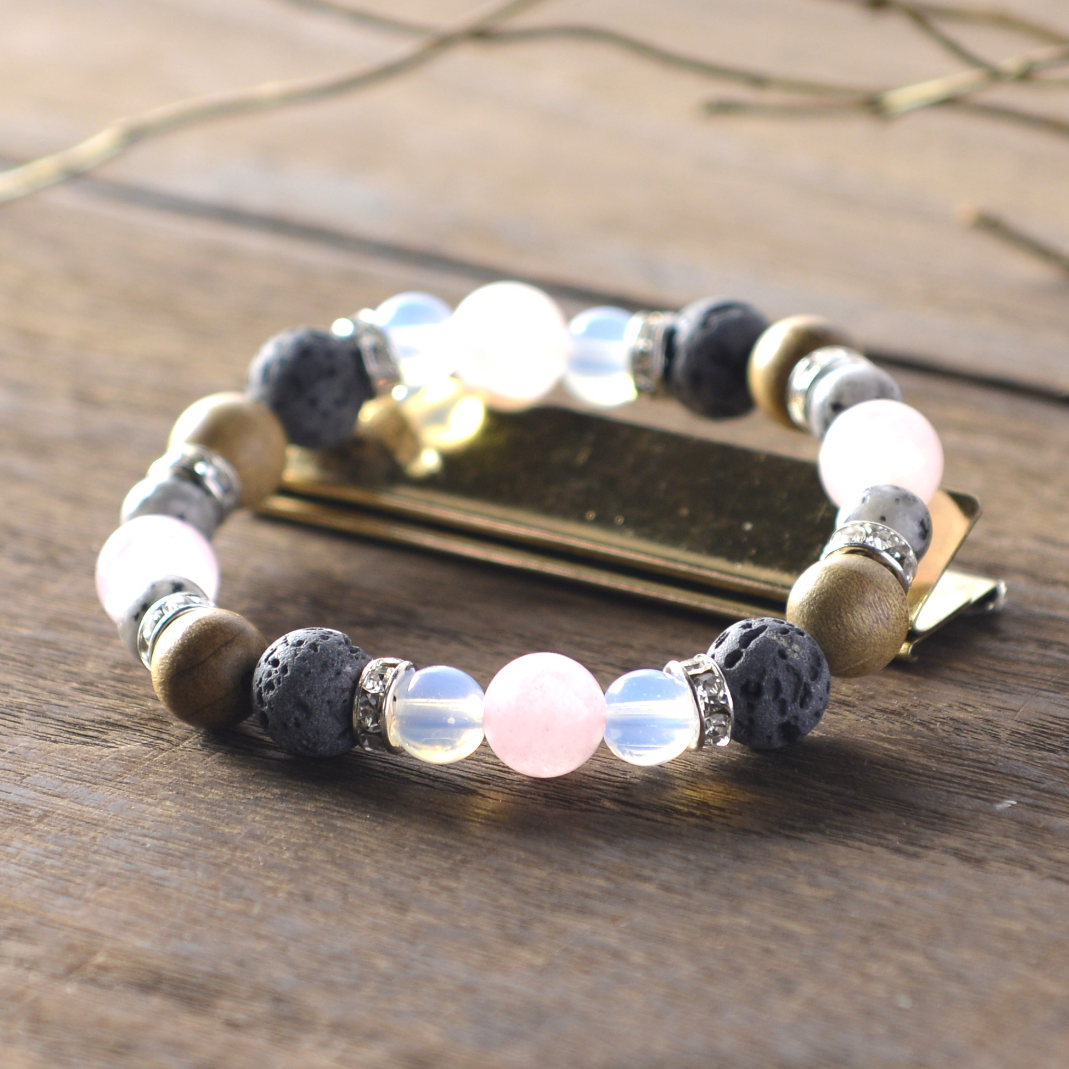 縁-Enishi-／富士の溶岩石